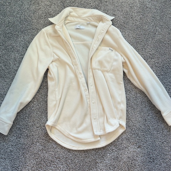 Aritzia oversized button down - Picture 1 of 3